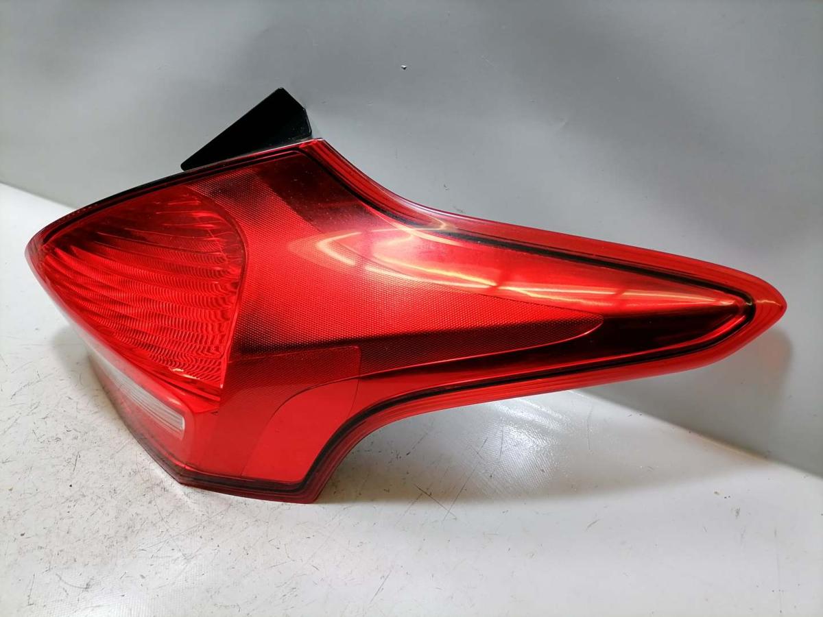 Ford Focus 3 original R&uuml;cklicht R&uuml;ckleuchte Schlussleuchte rechts Flie&szlig;heck Facelift Bj.2018